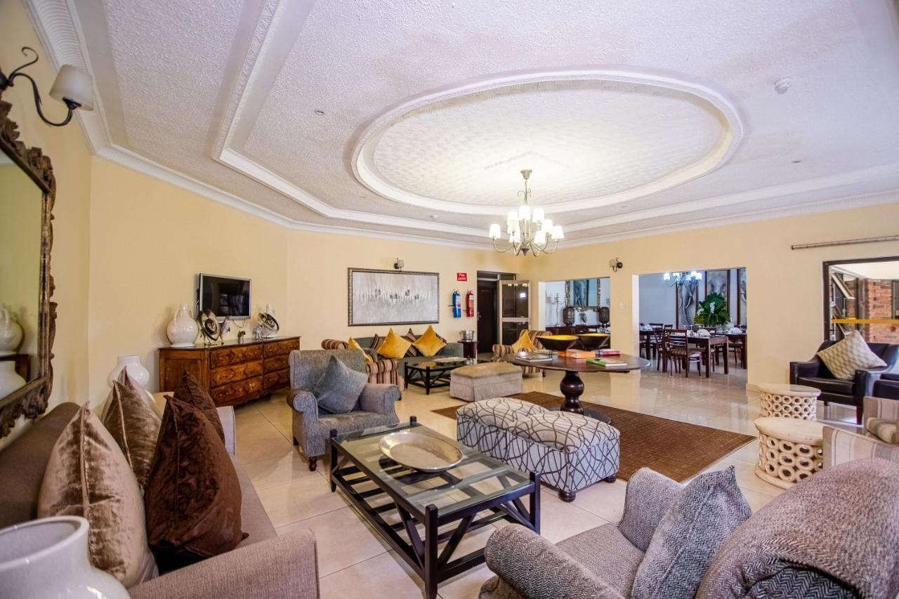 The Victoria Falls Deluxe Suites エクステリア 写真